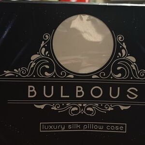Bulbous white luxury silk standard pillow case